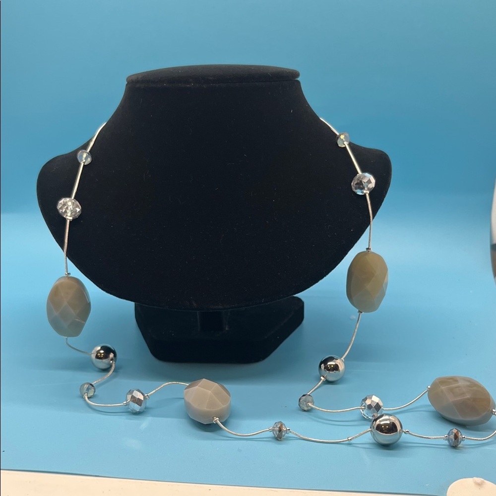 #0040.      The Limited Silver and Gray Beaded Necklace